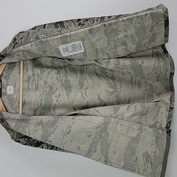 US Air Force Man's Utility Military Fatigues Camouflage Pattern Coat 32S - Picture 11 of 14